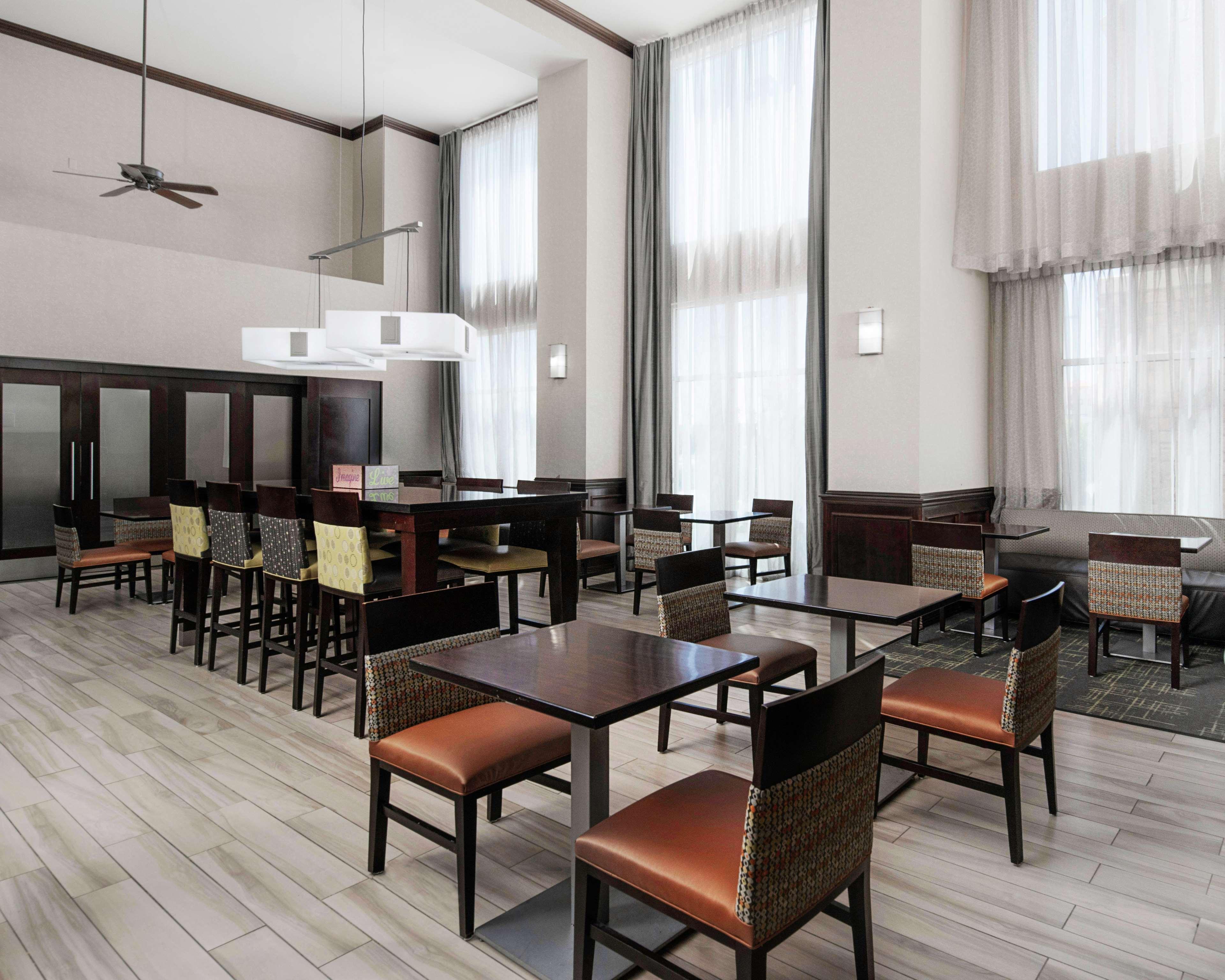 Hampton Inn & Suites Лаббок Экстерьер фото
